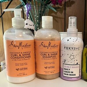 Shampoo and conditioner and leave in set